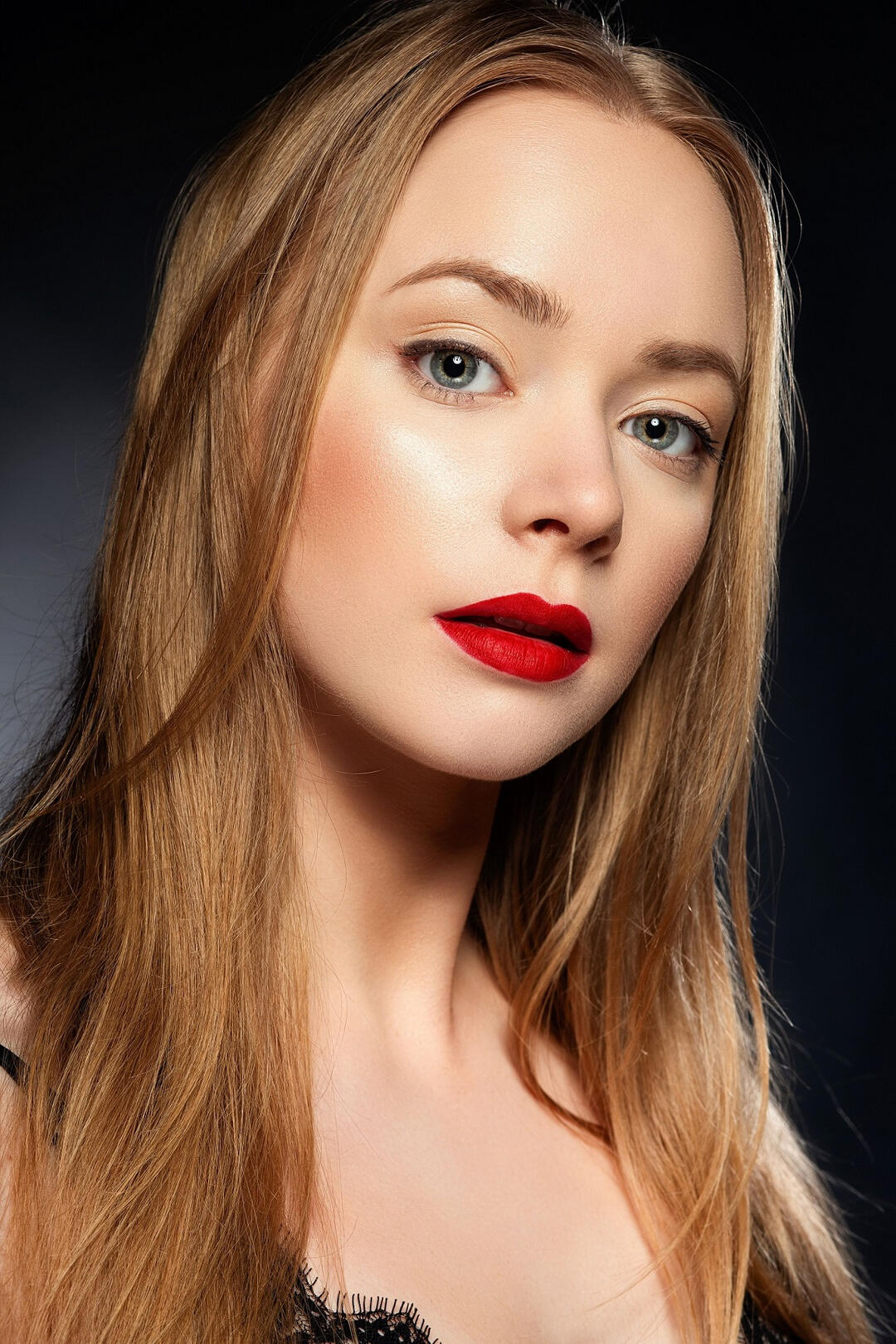 Red lips by Alicja Snakowska, Rado Ledwozyw, Paulina Jaskolska